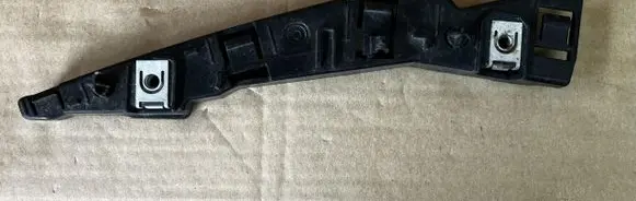 Opel Mokka B Front bumper mounting bracket 9835214380
