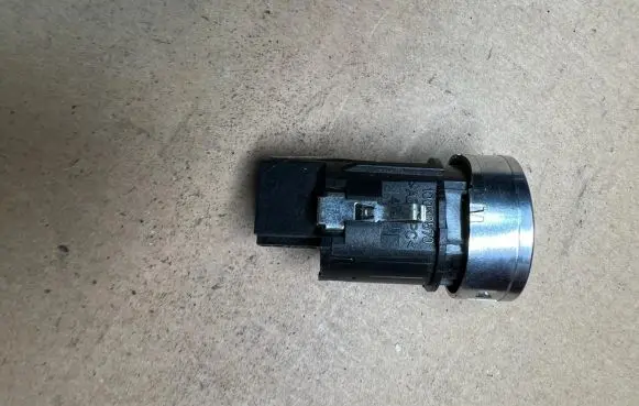 Volkswagen Golf VII Engine start stop button switch 10050570