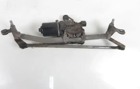 Front wiper linkage