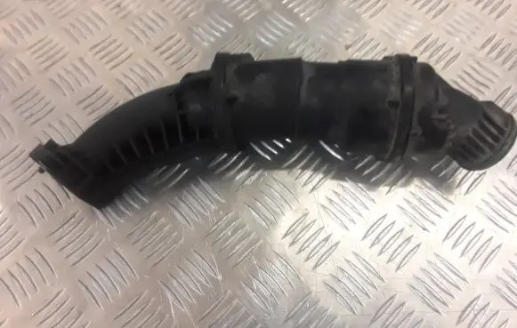 Volvo XC70 Intercooler hose/pipe 31431155