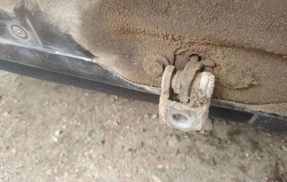 Opel Astra G Rear door check strap stopper