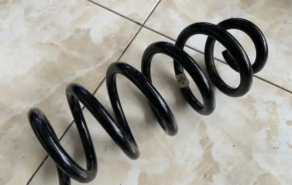 Audi Q7 4M Front coil spring 4M0411105AM 4M0411105
