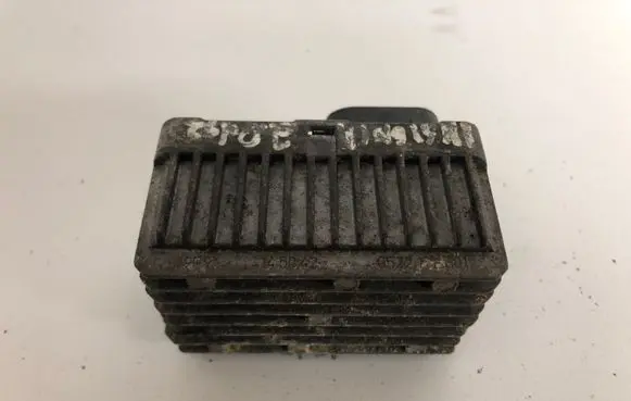 Opel Insignia A Glow plug pre-heat relay 55574293