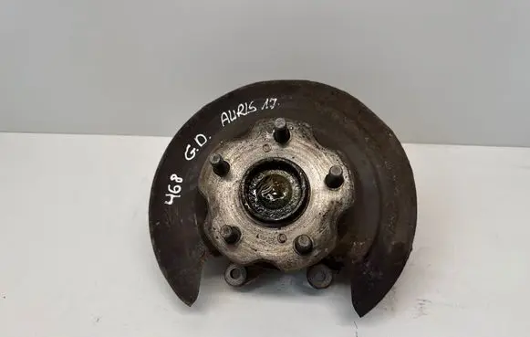 Toyota Auris E180 Rear wheel hub spindle/knuckle 