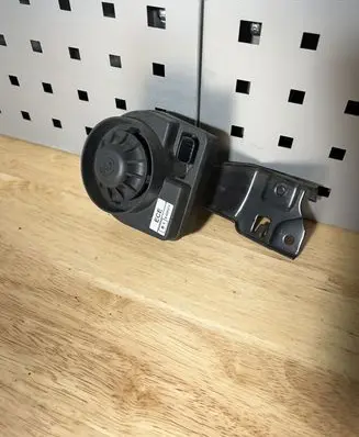 BMW 3 E46 Alarm system siren 8383152