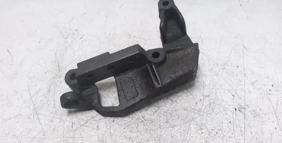 Opel Zafira A Engine mounting bracket 90538558 7135979