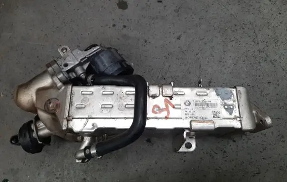 BMW 5 F10 F11 EGR valve cooler 7823210