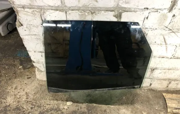 Opel Meriva B Rear door window glass