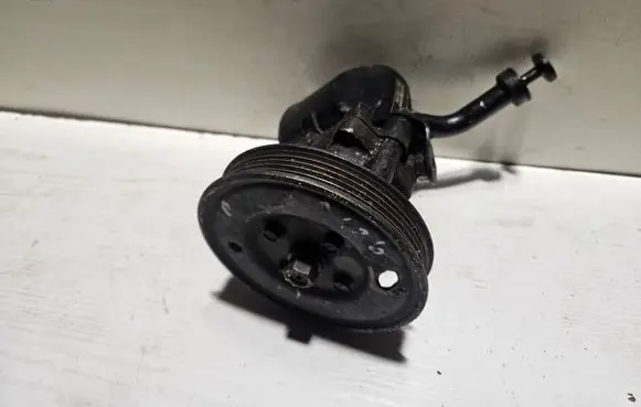 Mazda 626 Power steering pump GG3532600A