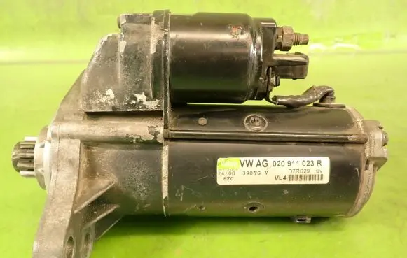 Volkswagen Golf IV Starter motor 020911023R