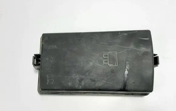 Volkswagen Golf VII Fuse box cover 5Q0937132A