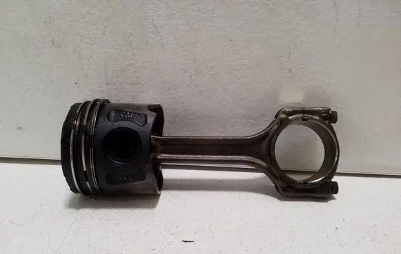 Fiat 500L Piston with connecting rod FMGC201 C201