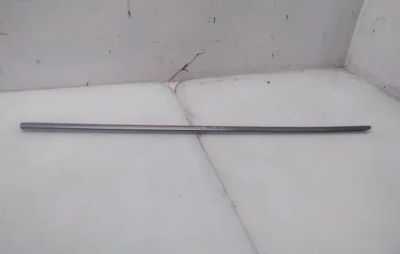 Mercedes-Benz E W210 Windshield trim