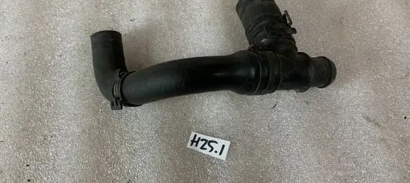Mercedes-Benz C W203 Engine coolant pipe/hose A2038300796