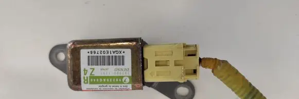Subaru Outback Airbag deployment crash/impact sensor 98235AG040 1879001251