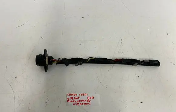 Volkswagen Caddy Fuel injector wires 038971803