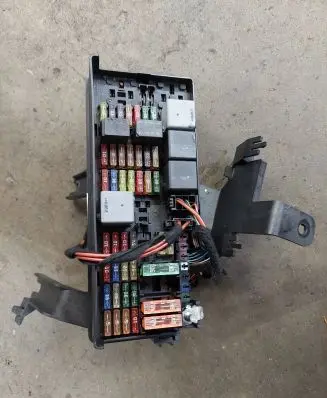 Mercedes-Benz R W251 Fuse module A1645400272 5072426