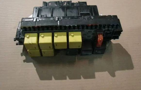 Mercedes-Benz SL R230 Fuse box set A2305450832