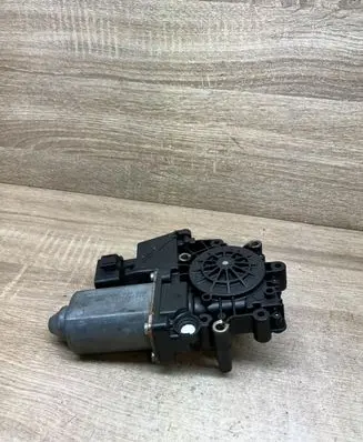 Audi A6 S6 C5 4B Rear door window regulator motor 101144114 0507197535