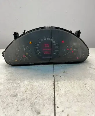 Mercedes-Benz E W211 Speedometer (instrument cluster) A2115403347 110080283