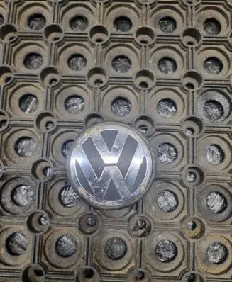 Volkswagen PASSAT B7 Original wheel cap 3B7601171