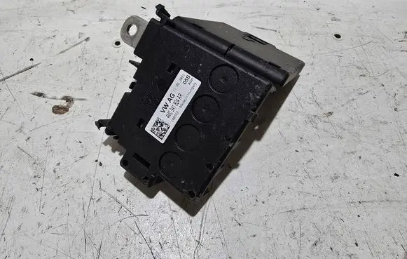 Porsche Cayenne (9Y0 9Y3) Current control relay 4M0941824AR 110707 180322