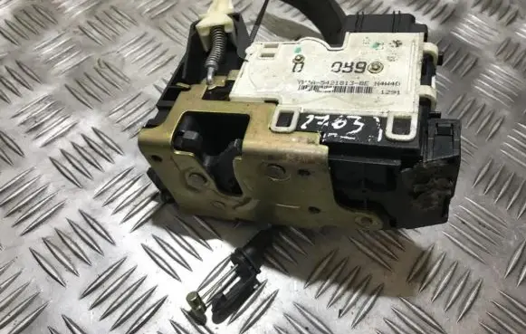 Ford Maverick Front door lock yl847822615al yl84-7822615bl