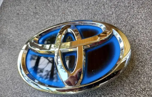Toyota Yaris Cross Manufacturer badge logo/emblem 753100D010