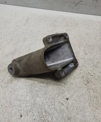 Mercedes-Benz C W202 Engine mounting bracket 6112230604
