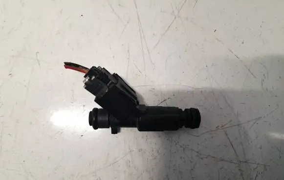 Volkswagen Lupo Fuel injector 030906031J