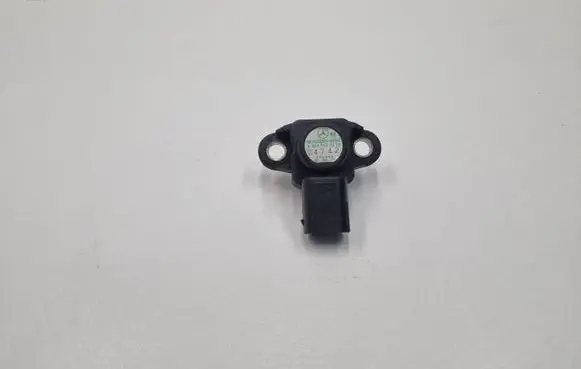 Mercedes-Benz G W461 W463 1st Gen Air pressure sensor A0041533228