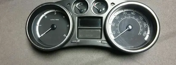 Peugeot 308 Speedometer (instrument cluster) 9665107880