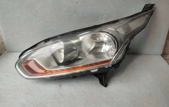 Ford Connect Headlight/headlamp