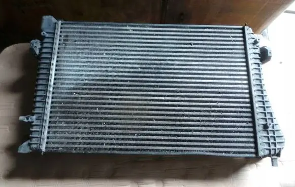 Volkswagen PASSAT B6 Coolant radiator
