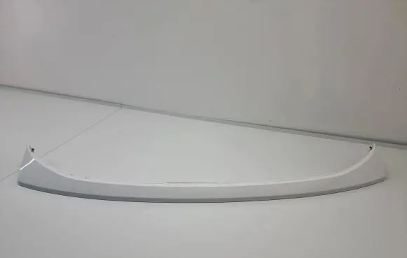 Trunk door license plate light bar