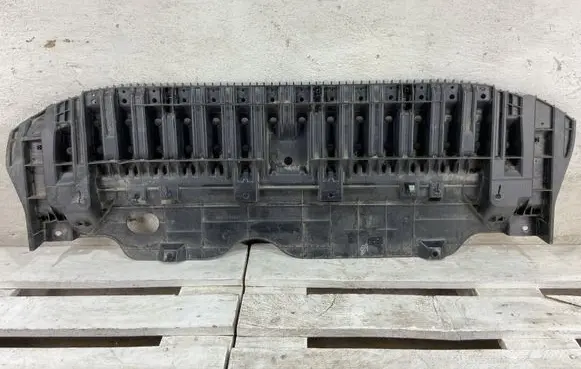 Toyota Avensis T270 Front bumper skid plate/under tray 5261805030