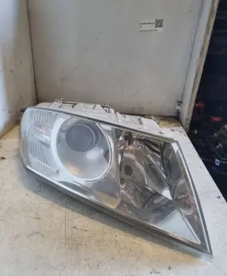 Skoda Octavia Mk2 (1Z) Headlight/headlamp