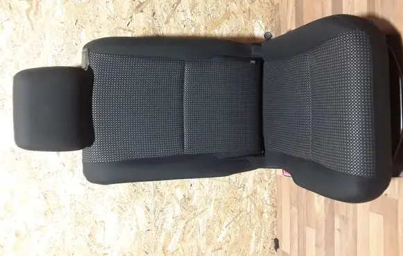 Toyota Corolla Verso AR10 Second row seats 