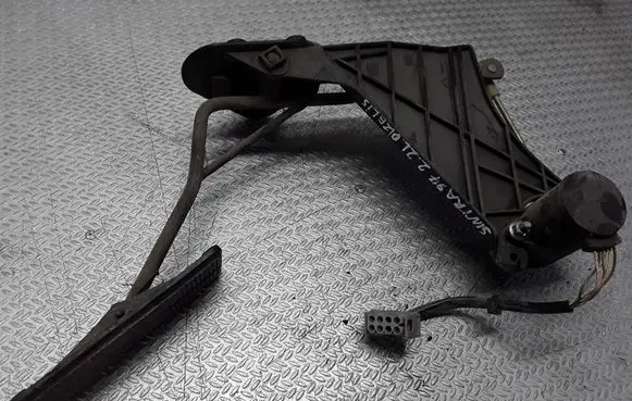 Opel Sintra Accelerator throttle pedal 0205001039