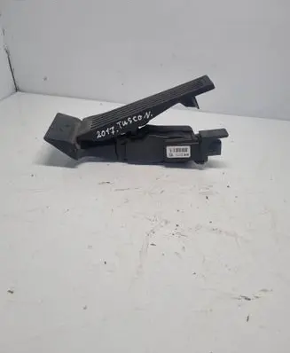 Hyundai Tucson TL Accelerator throttle pedal 32414400 RBTGF30
