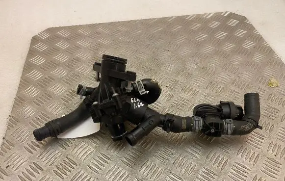 Mercedes-Benz GLA W156 Thermostat/thermostat housing A2702002200 A2702001600