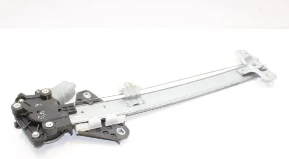 Honda CR-V Rear window lifting mechanism without motor