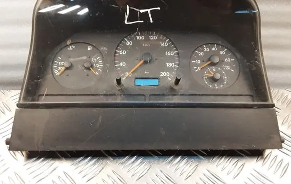 Volkswagen II LT Speedometer (instrument cluster)