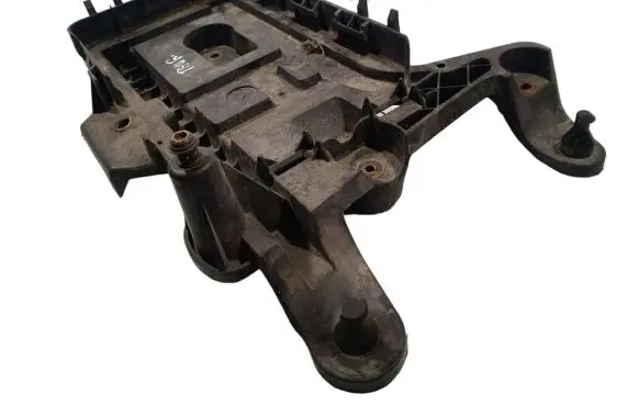 Volkswagen Cross Touran I Battery tray 1K0915333C