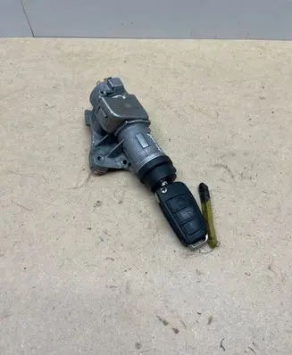Audi A4 S4 B7 8E 8H Ignition key/card 8X0837220D 4B0905851Q FA01065970