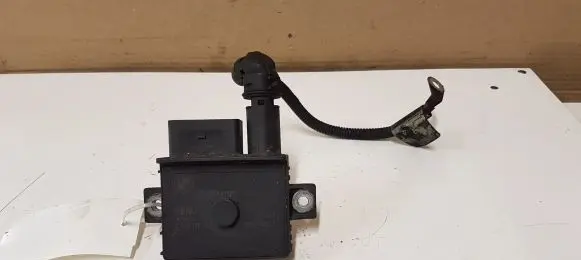 BMW 1 E81 E87 Glow plug pre-heat relay 779800003