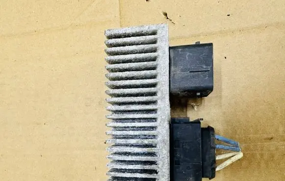 Nissan Qashqai Glow plug pre-heat relay 8200558438A