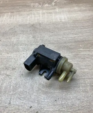 Audi Q3 8U Turbo solenoid valve 1K0906627B 4011464A