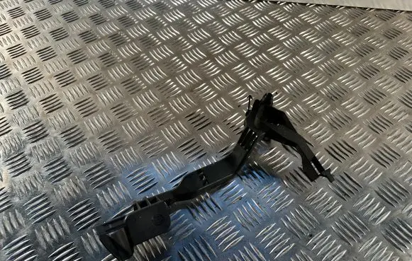 Mercedes-Benz E W238 Front underbody cover/under tray A2135462080