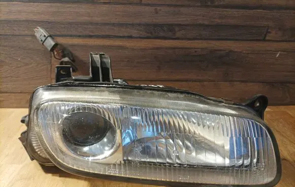 Mazda 323 F Headlight/headlamp